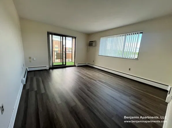 385-387 Massachusetts Ave, Arlington, MA