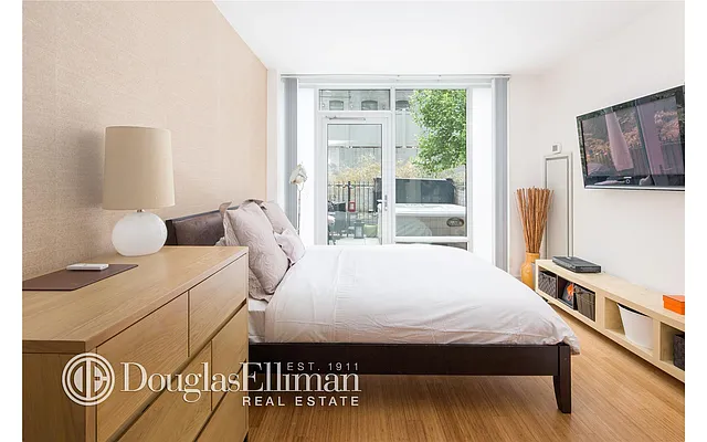 Sold by Douglas Elliman | media 15