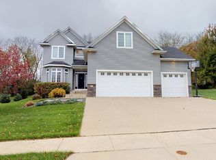 4875 Scenic View Dr SW, Rochester, MN 55902