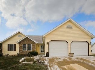 512 Copper Bend Rd, Maryville, IL 62062