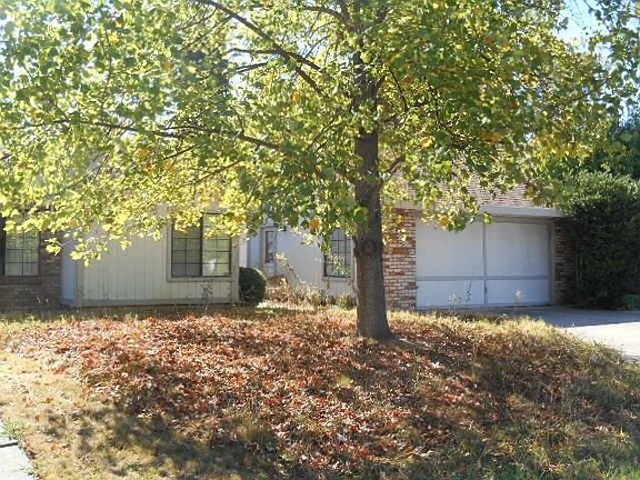 2nd image of 1722 Urbana Way
