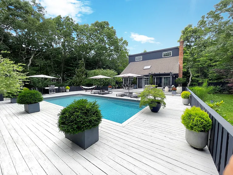 22 Montauk Ave — Photo 9