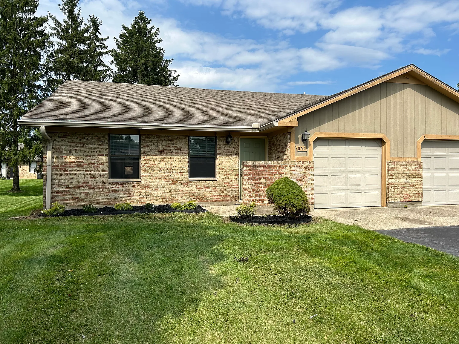 2 bed, 1.5 bath, 850 sqft, $1,450 — Photo 1