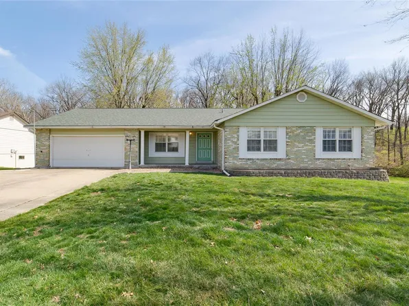 213 Park Charles Blvd S, Saint Peters, MO 63376