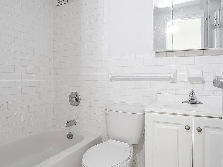 88 Fulton St #425 — Photo 8