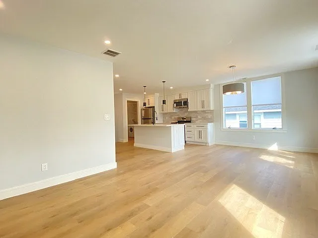 92 Walnut St #2 — Photo 3