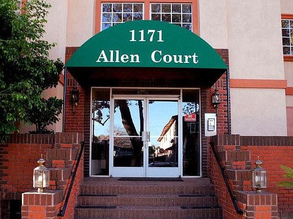 1171 Allen Ave. Entry