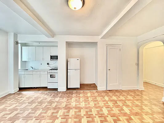 Rented by Nest Seekers International | media 6