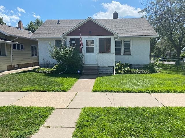 1st image of 1036 Charles Ave