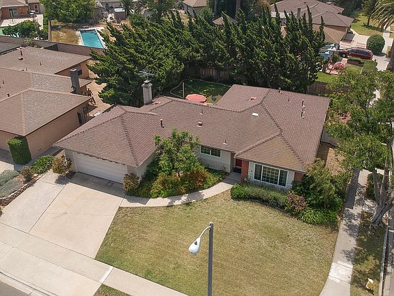 3rd image of 4188 Croydon Ave