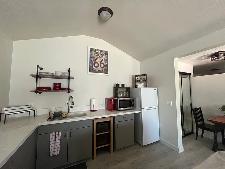 4310 N 14th Ave — Photo 2