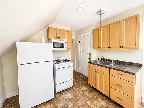 237 Water St #3R Photo 1