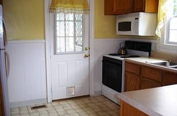 3rd image of 6103 Roanoke Ave