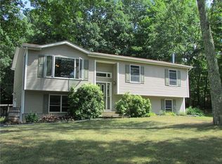 3 Peaceful Ct, Wallkill, NY 12589