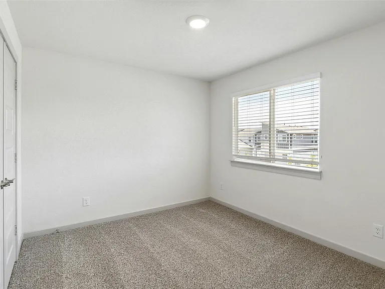 320 Fairfax Ave — Photo 25