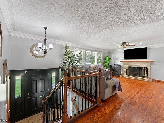 5th image of 409 Jaronte Dr