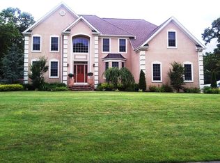 8 Magnolia Ct, Ocean View, NJ 08230