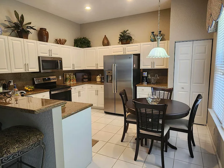7940 Rockford Rd — Photo 10