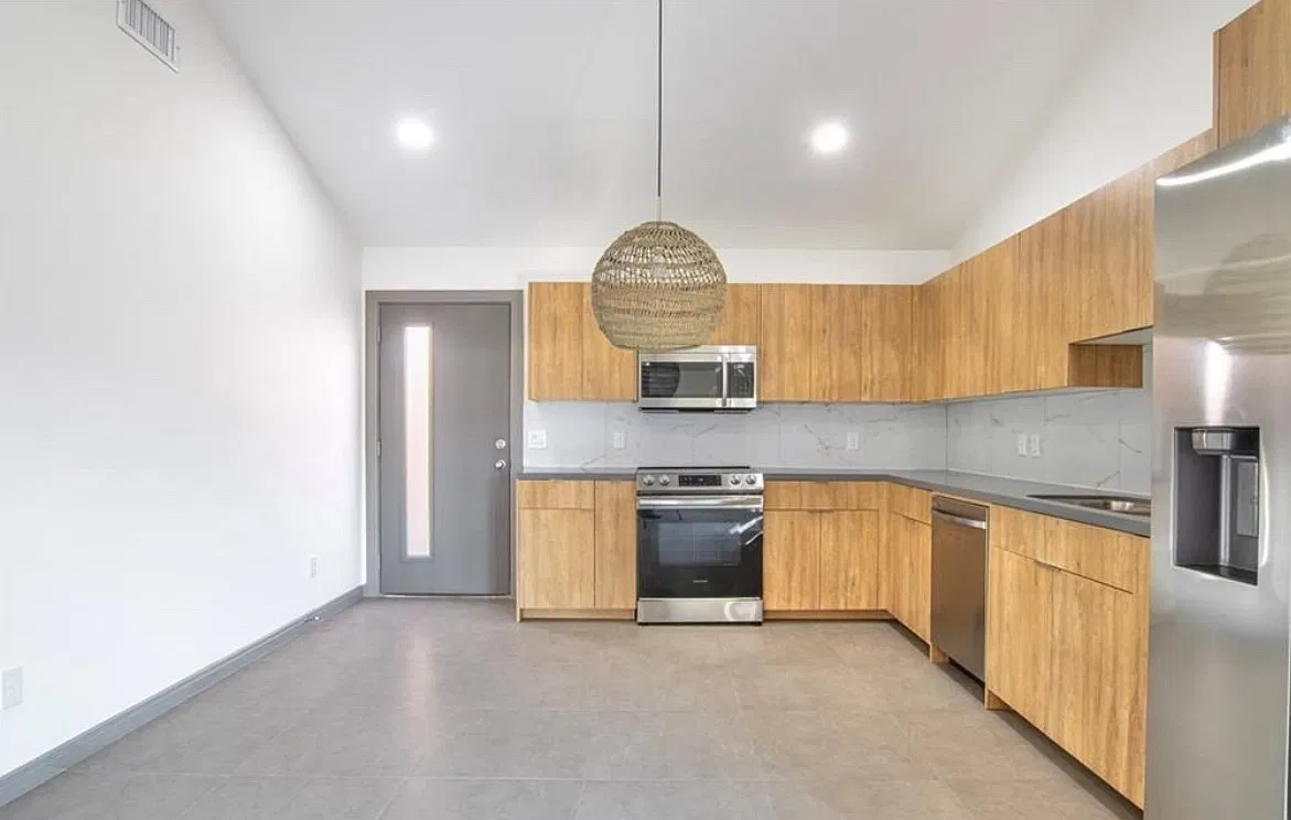 3 bed, 1068 sqft, $1,350 — Photo 3