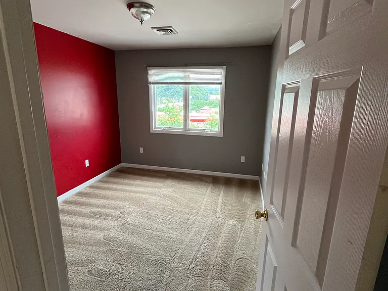 350 Boyers Ave #105 — Photo 7