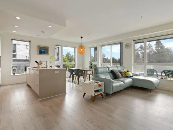 6677 Cambie St #310, Vancouver, BC V6P 0E6