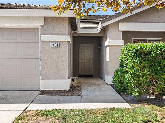 4th image of 1404 Venice Cir