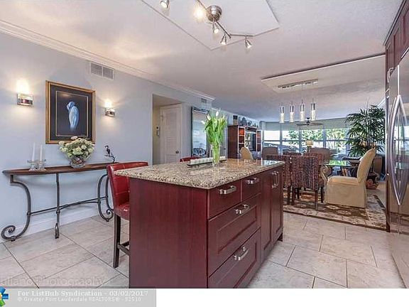 2nd image of 3031 NE 51st St APT 102