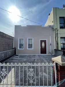 806 Cleveland St #TOM, Brooklyn, NY, 11208