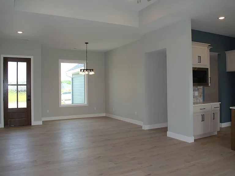 913 Spyglass Ct — Photo 4