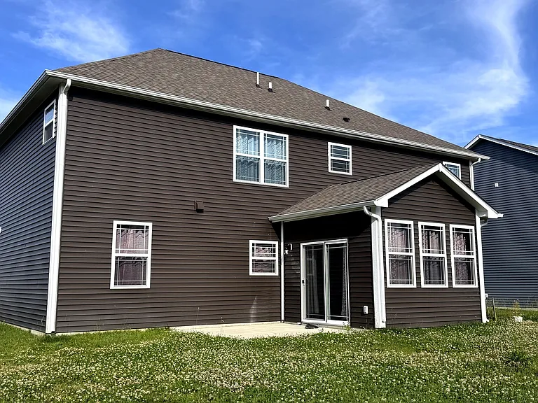 180 Walker Dr — Photo 3