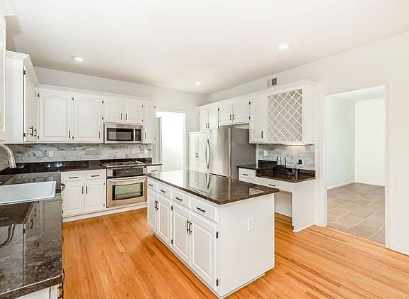 5th image of 8708 N Beaman Ave