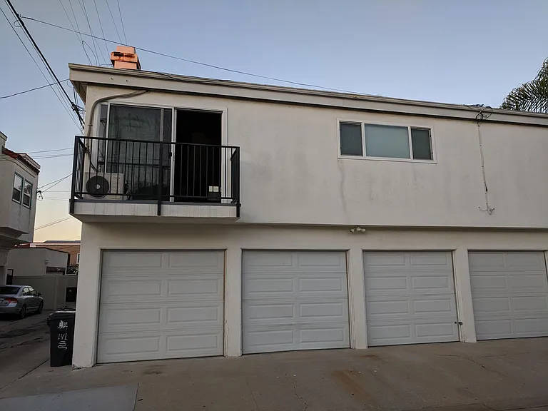 141 Corona Ave — Photo 13