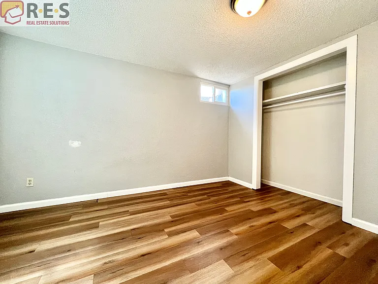 2021 W 82nd Pl — Photo 5