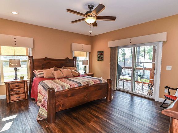 Image 5: Master Bedroom