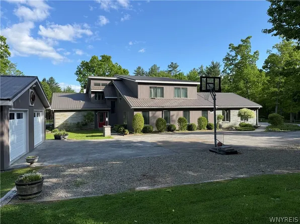 471 Troy Rd, Ithaca, NY 14850