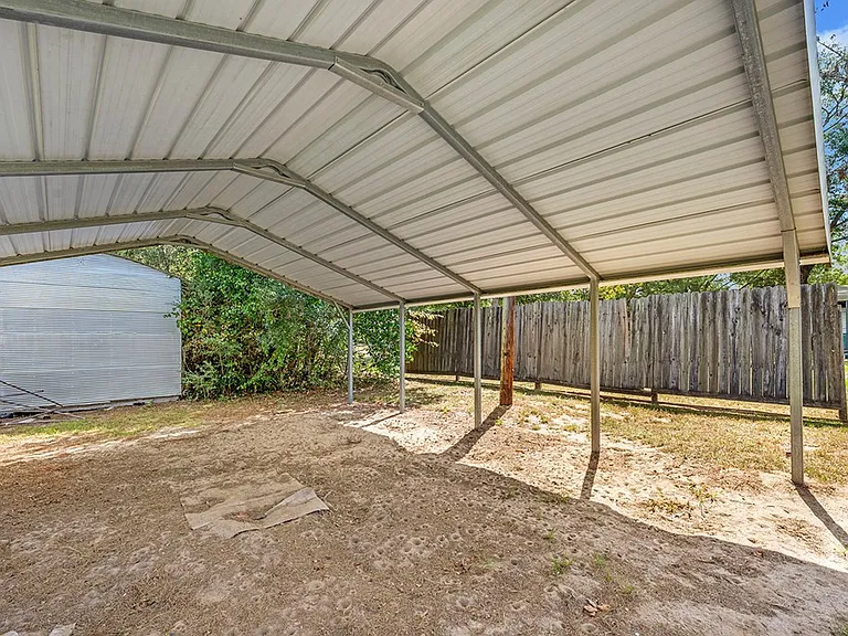 9438 FM 777 — Photo 17