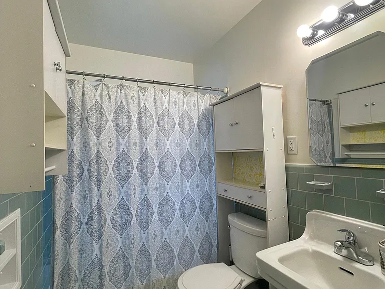 306 Russell Rd — Photo 7