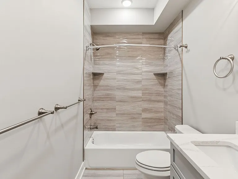 2531 N Front St #2 — Photo 14