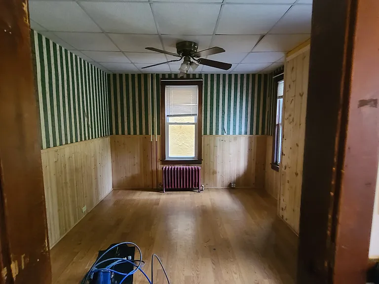 703 W Race St — Photo 11