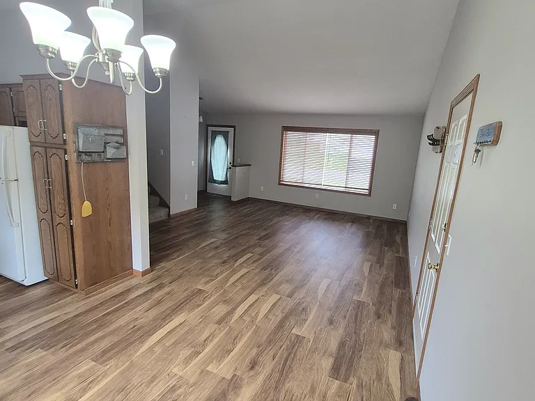 507 Gumtree St NE — Photo 4