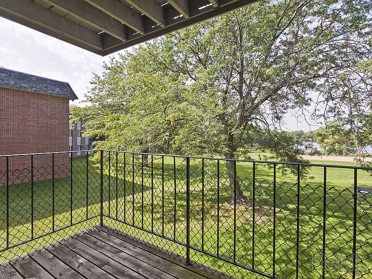 Lake Cove Village Apartments — Photo 51
