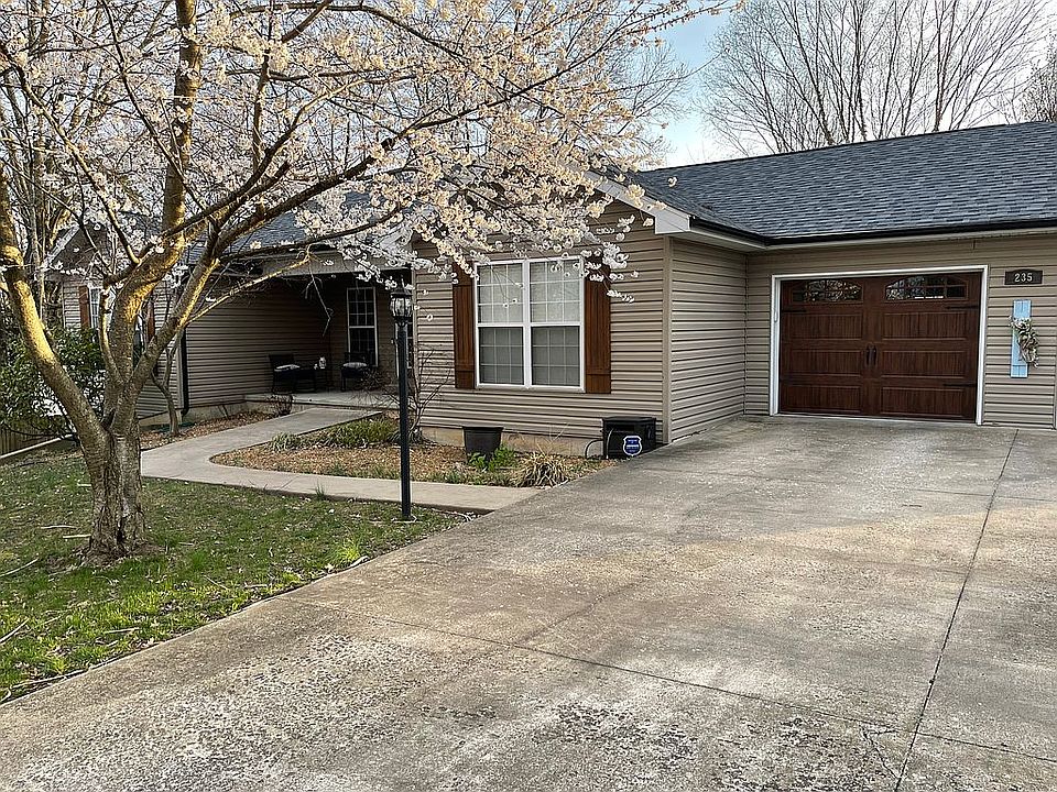 1st image of 235 Country Club Dr
