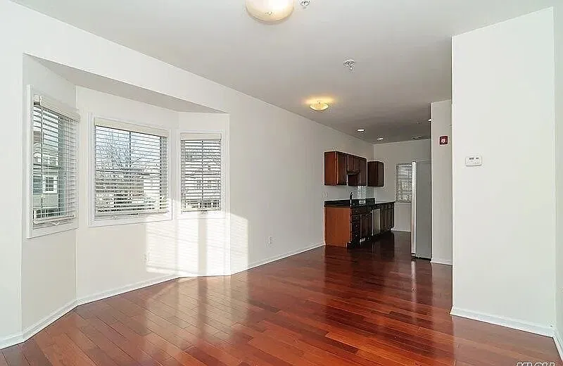 1 bed, 1.0 bath, 1000 sqft, $1,869 — Photo 2
