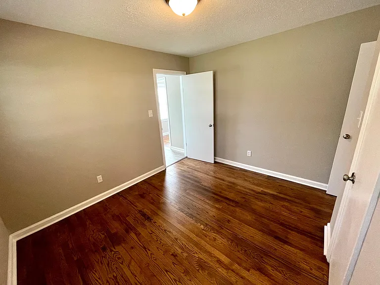 102 Hawthorne St — Photo 14