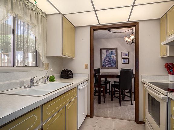 4th image of 13625 N 98th Ave Unit G