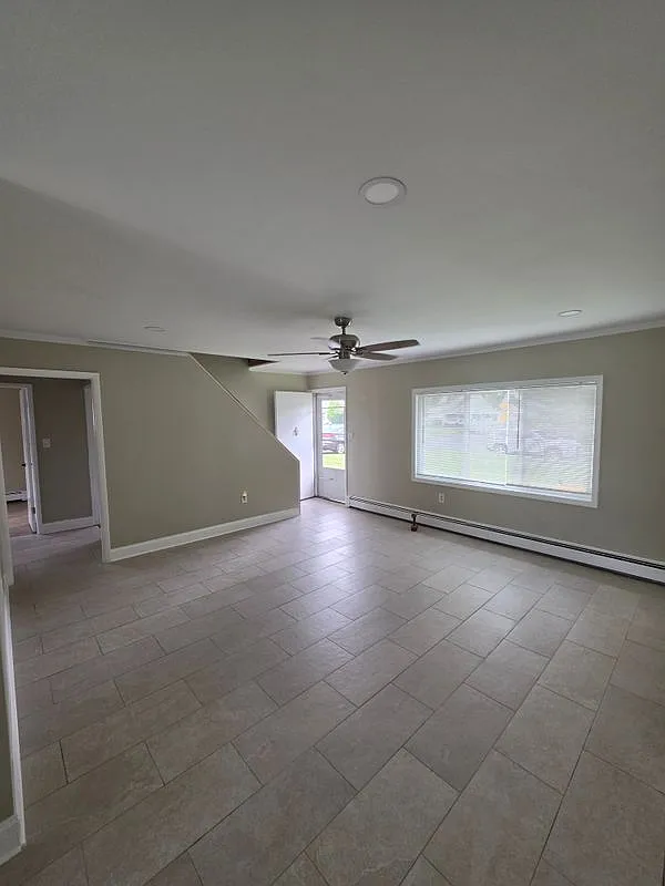 4 bed, 2.0 bath, 1238 sqft, $3,000 — Photo 2