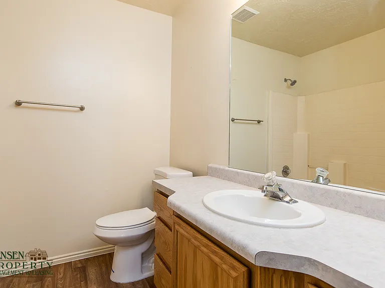 1042 N 1340 West Cir #2 — Photo 15