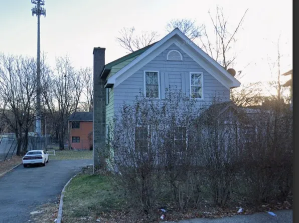 16 Franklin St, Spring Valley, NY 10977