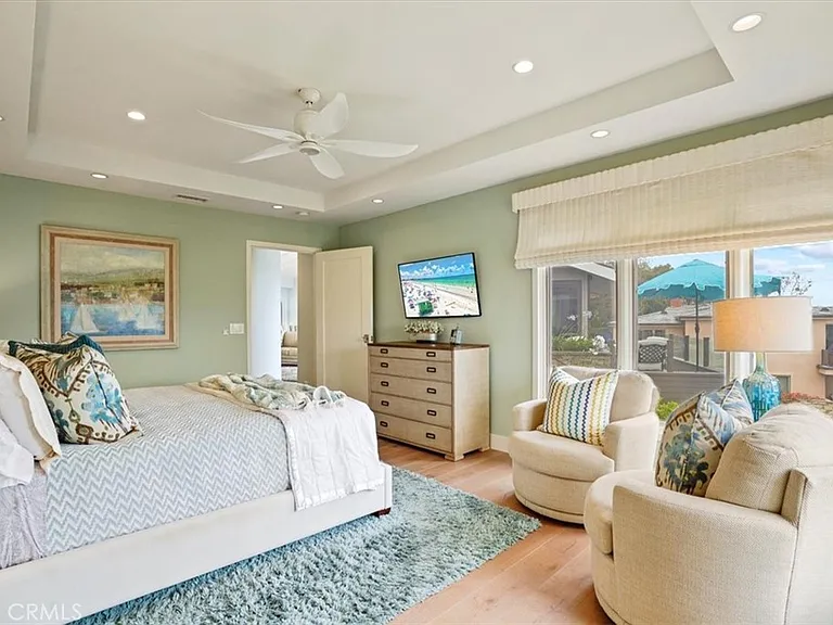 437 Emerald Bay — Photo 17