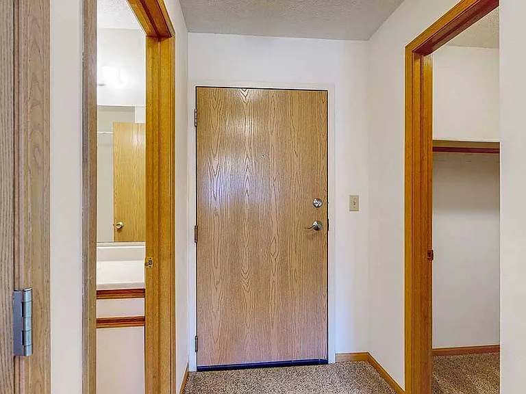 Highland View Apartments — Photo 64